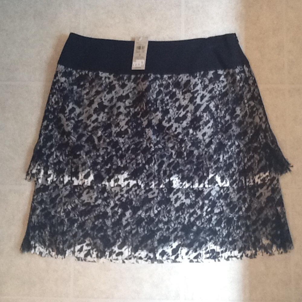 NWT Ann Taylor black/white Fringe lace skirt 4
